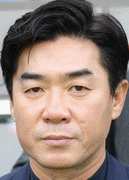 Yoom Jong Hwan